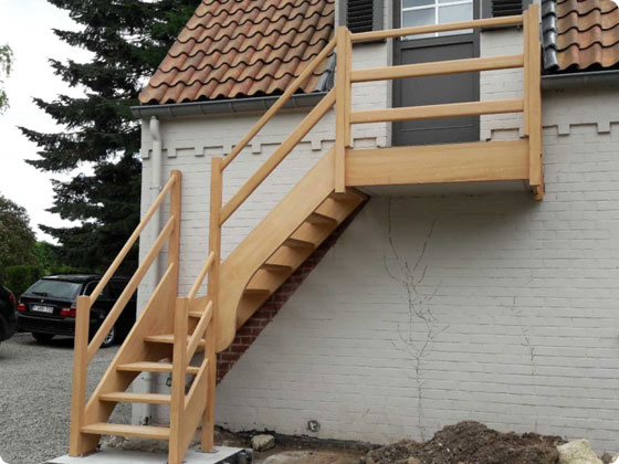 escalier en bois exterieur