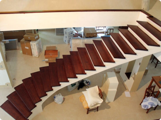 escalier en bois sur mesure realise dans la province de liege