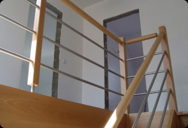 rampe d escalier moderne en bois et inox