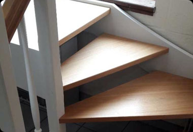 escalier dans showroom